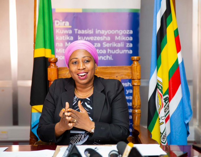 Ofisa Elimu na Muuguzi Waliofanya Igizo la Chanjo Wasimamishwa Kazi - Global Publishers