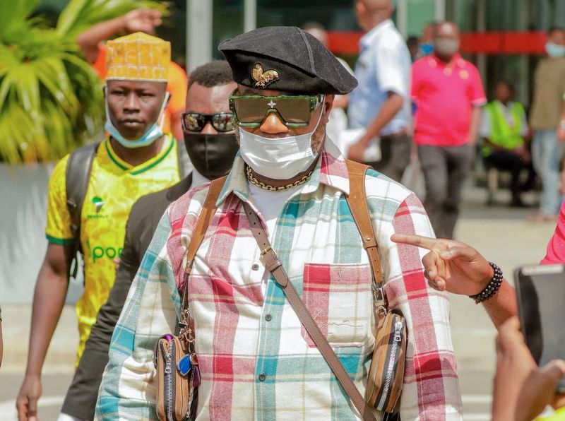 Koffi Olomide Kuisimamisha Dar Leo - Global Publishers