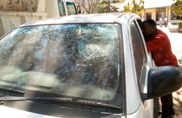 DC Aliyepopolewa Mawe na Wananchi Ampiga Chini M/Kiti wa Kijiji - Global Publishers