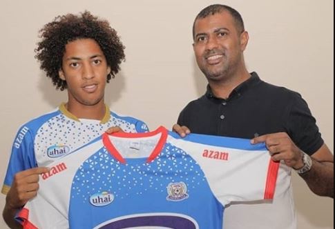 Kiungo Azam Afuzu kukipiga Liverpool - Global Publishers