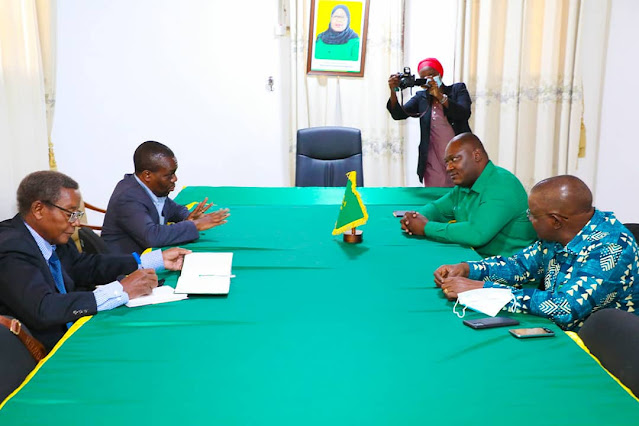 Katibu Mkuu Wa CCM Afanya Mazungumzo Na Zitto Kabwe - Global Publishers
