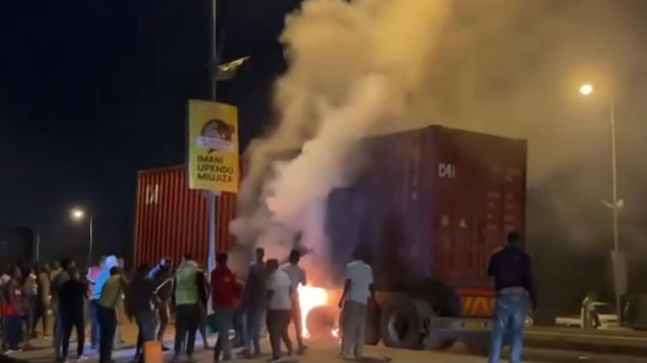 Gari Lawaka Moto Ubungo Usiku – Video - Global Publishers