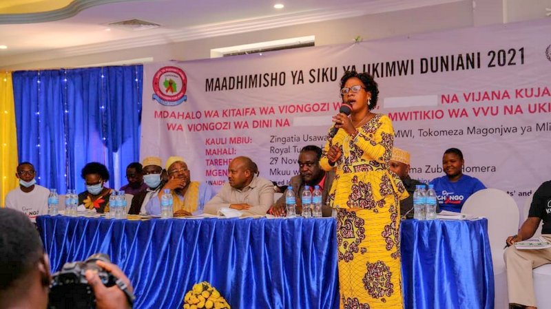 Mwenyekiti Wa Nacopha Awafunda Vijana - Global Publishers