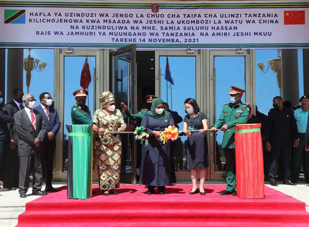 Rais Samia Azindua Jengo La Chuo Cha Taifa Cha Ulinzi Kunduchi – (Video +Picha) - Global Publishers