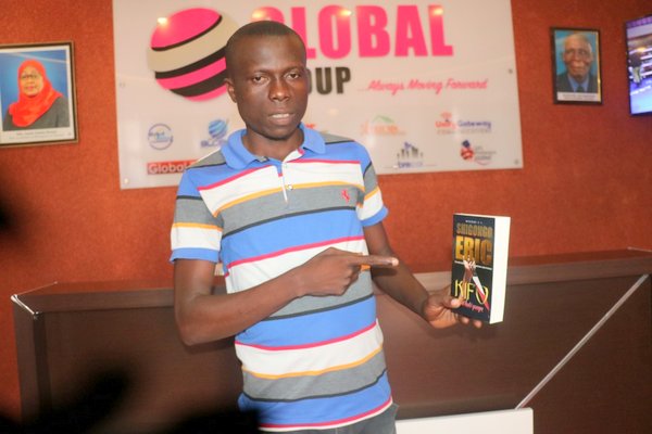 Aliyezawadiwa Kitabu cha Shigongo Afunguka - Global Publishers