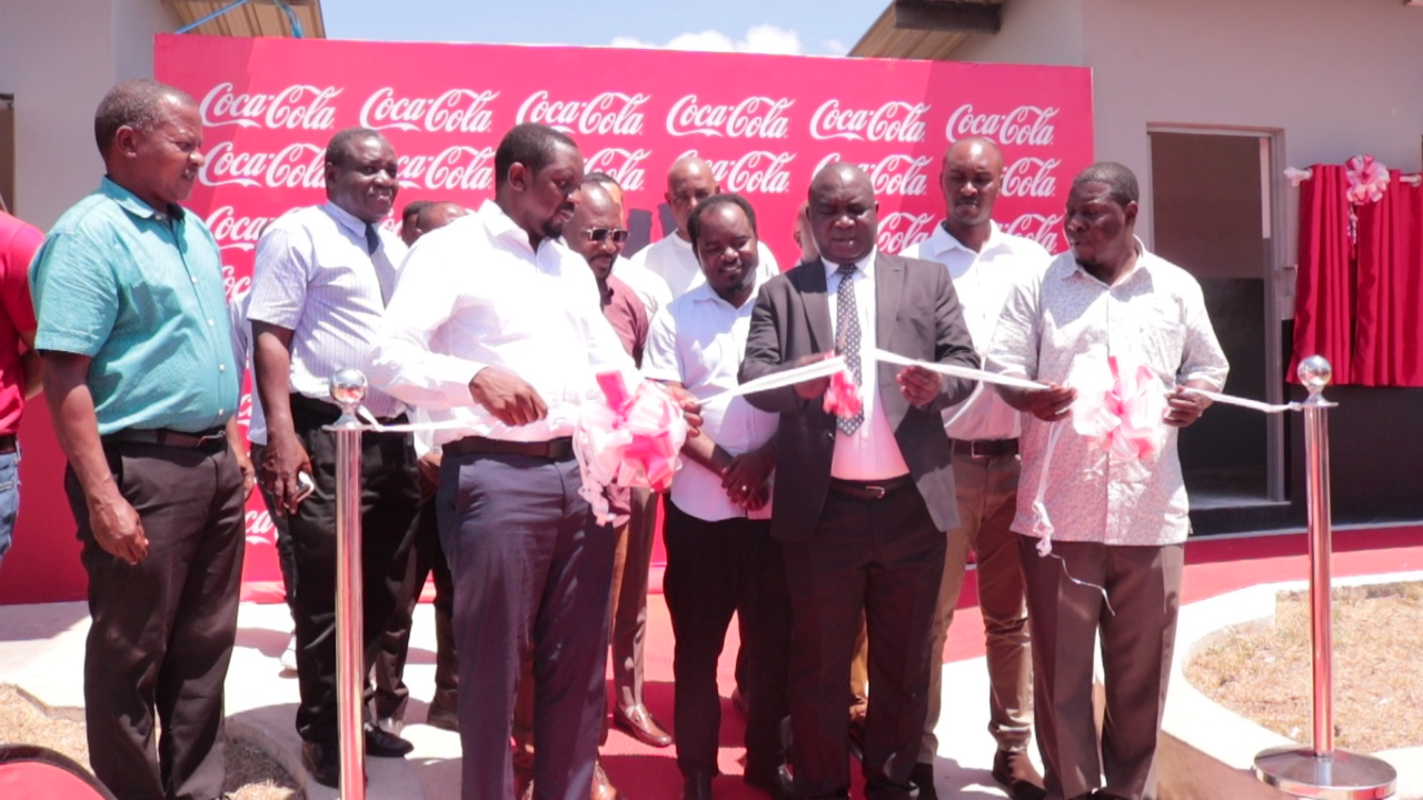 RC Makalla Azindua Soko la Coca Cola Kwanza Kimbilio la Wamachinga na Mama Lishe - Global Publishers