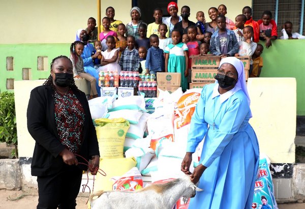 Makamu wa Rais Dkt. Mpango Akabidhi Zawadi za Krismasi - Global Publishers