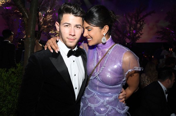Priyanka Chopra na Nick Jonas Wapata Mtoto - Global Publishers