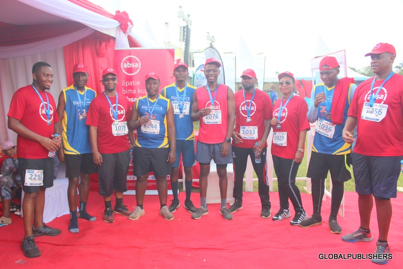 Wafanyakazi wa Absa Bank Wanogesha Kilimanjaro Marathon - Global Publishers
