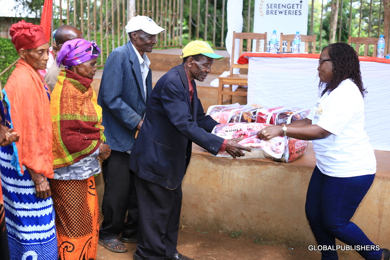 SBL Yatoa Msaada wa Mablanketi 150 kwa Wazee Mwika Moshi - Global Publishers