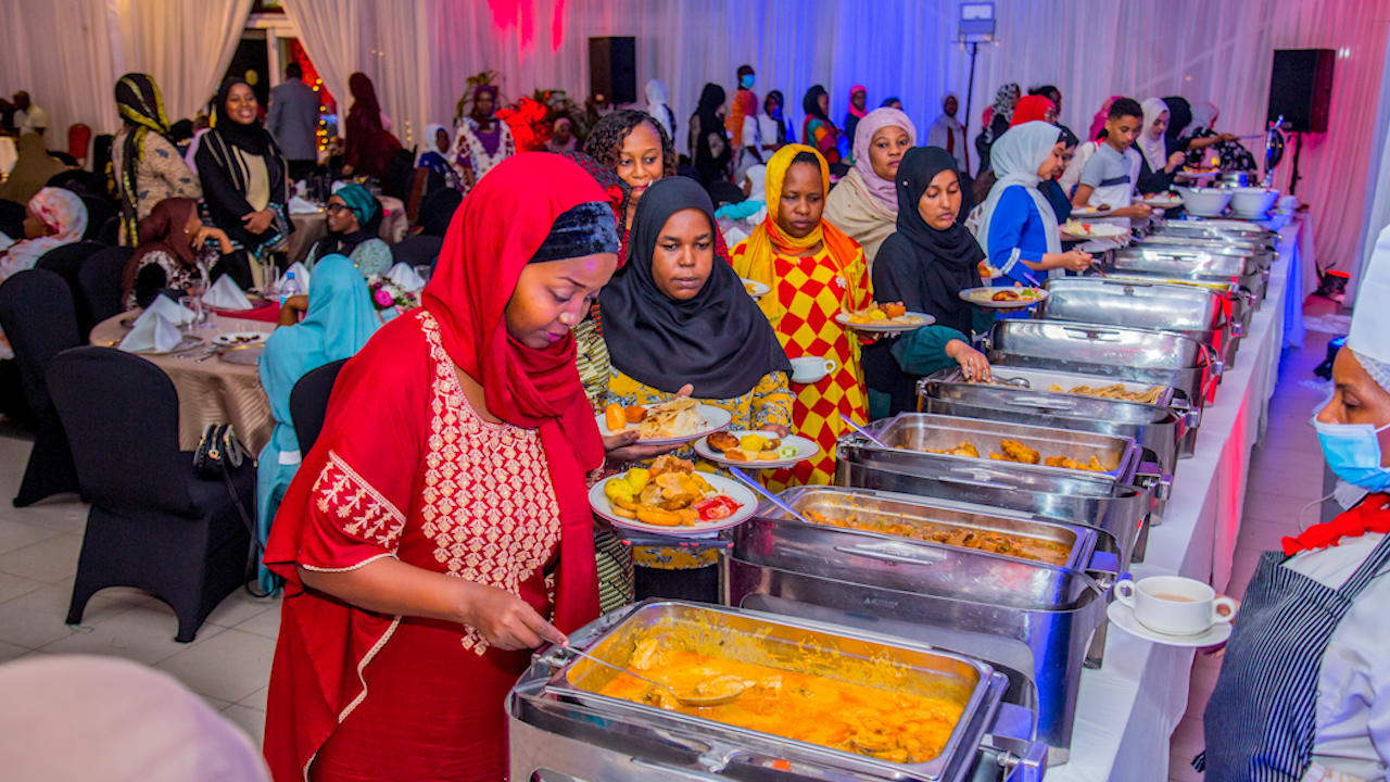 Tazama  Wateja wa NBC Mkoa wa Dar Walivyoandaliwa Iftar - Global Publishers