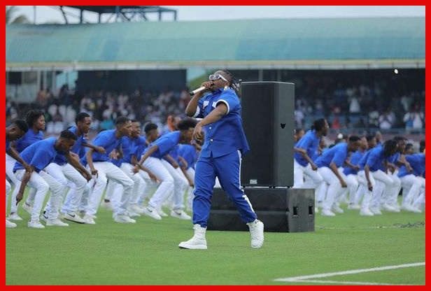 Kama Movie Shoo ya Rayvanny Azamka, Aingia na Madansa 50, Ndinga 12-Video - Global Publishers