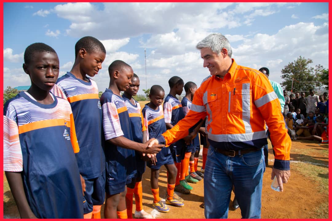 GGML Wazindua Mashindano ya Soka kwa Watoto Wanaozunguka Mgodi Huo - Global Publishers