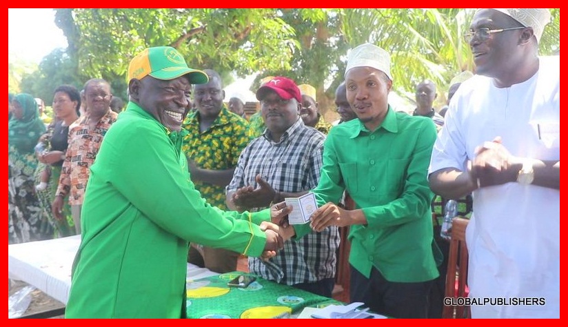 CCM Yasambaratisha Ngome ya Upinzani Kibiti, Umati Warudisha Kadi Wakiwemo Viongozi - Global Publishers