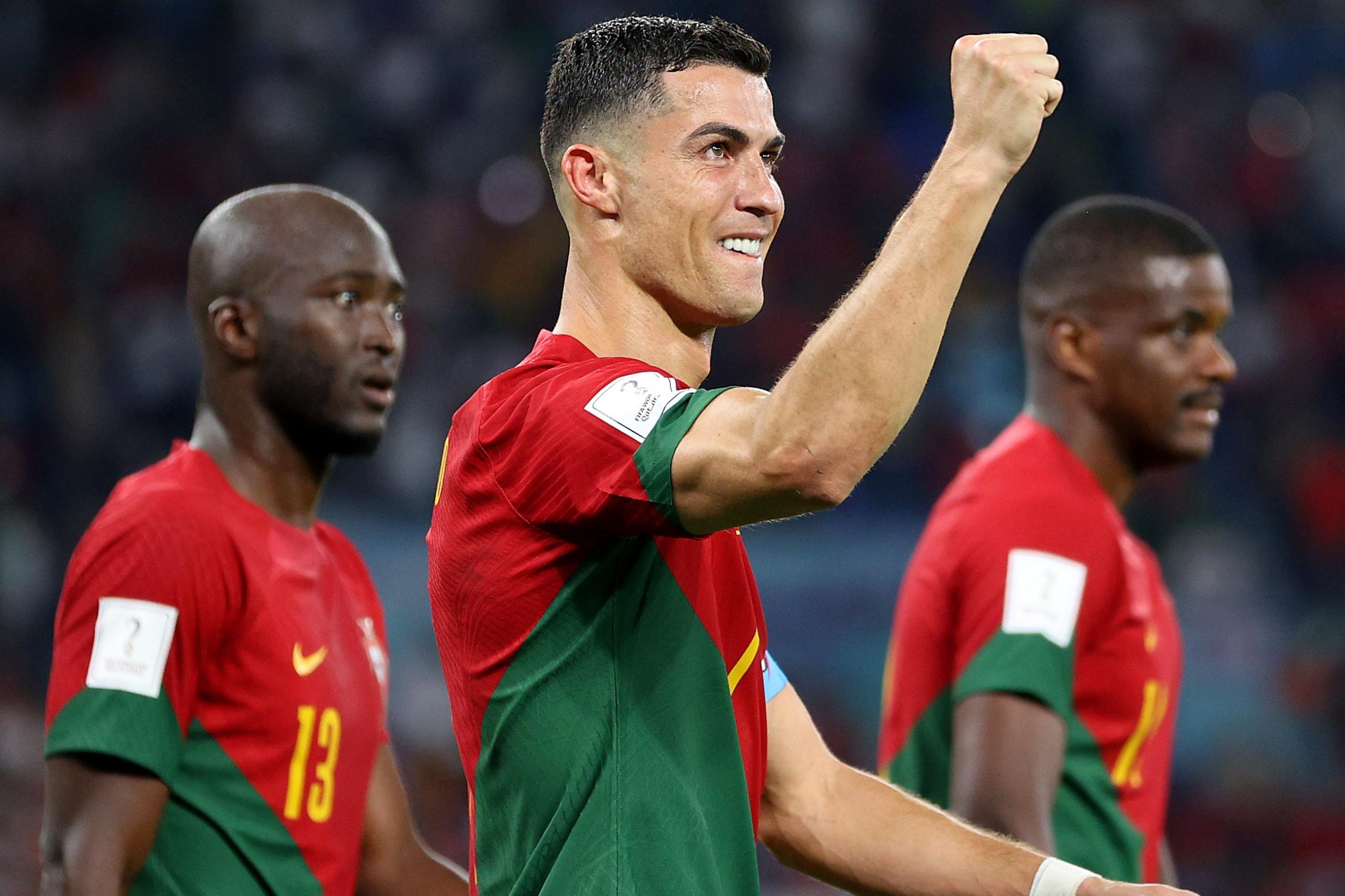 Waziri wa Saudia Arabia Amtaka Cristiano Ronaldo, Agusia Kuinunua Man United na Liverpool - Global Publishers