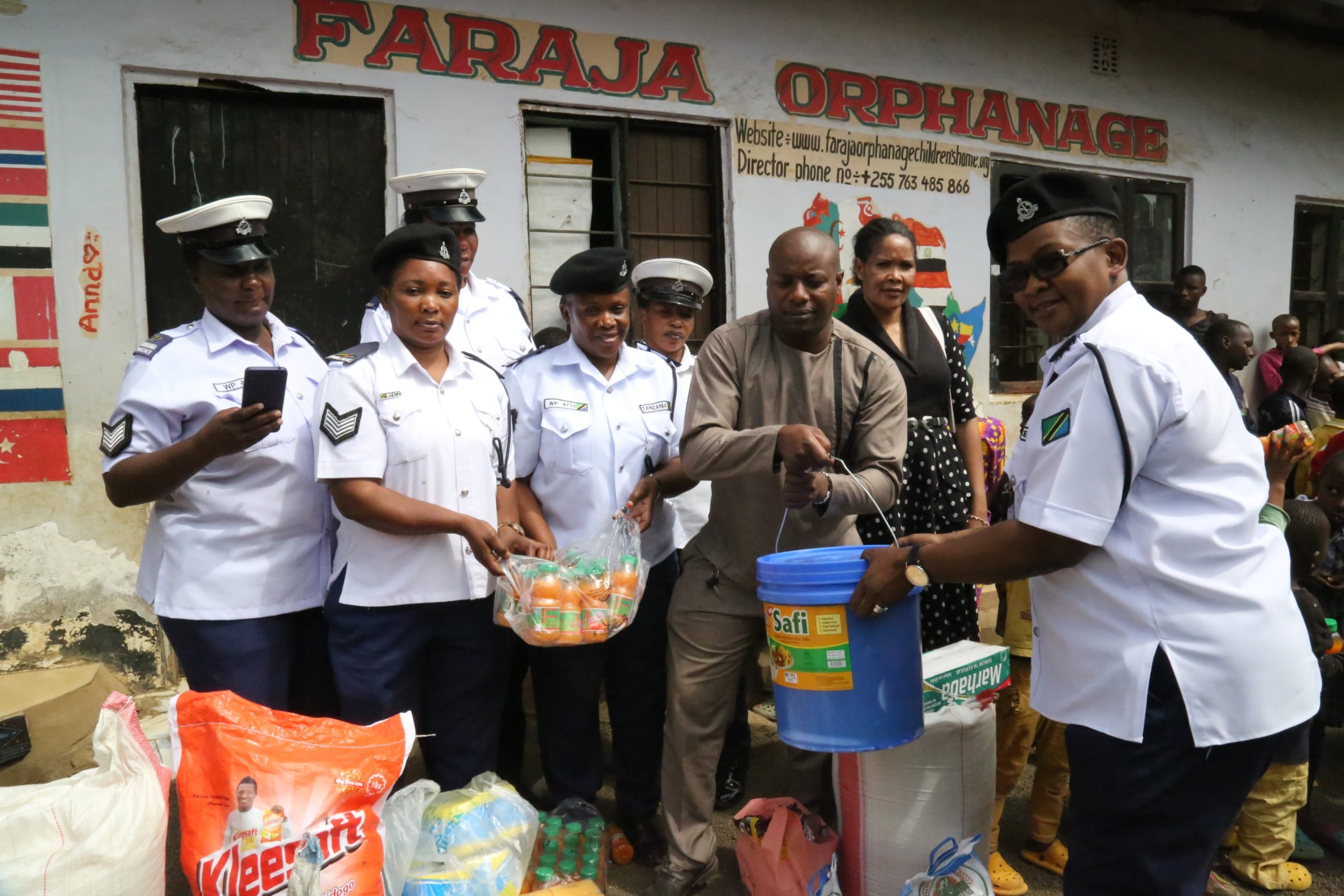 Askari Waliotimiza Miaka 22 Kazini Watoa Msaada Kituo cha Watoto Yatima - Global Publishers