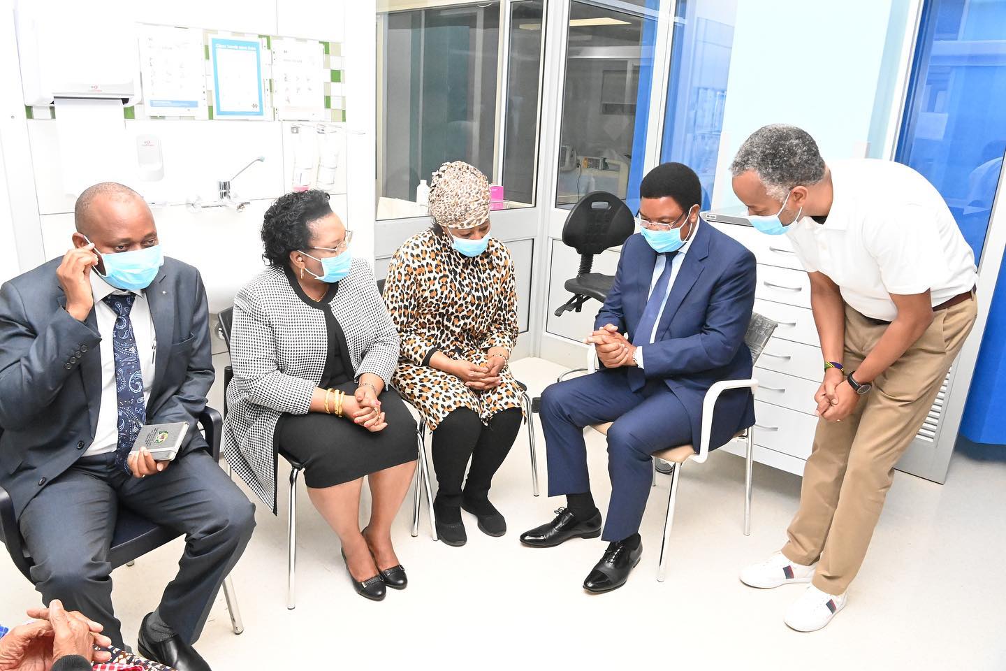 Waziri Mkuu Kassim Majaliwa Amuwakilisha Rais Samia Kumjulia Hali Edward Lowassa - Global Publishers