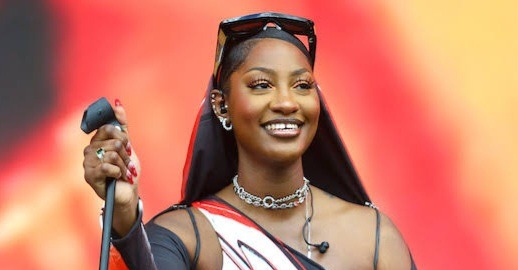 Mwanadada Tems Ang’ara Tuzo za Grammy, Burna Boy Aambulia Patupu - Global Publishers