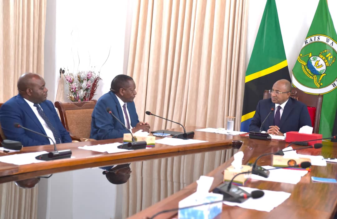 Rais Dk. Mwinyi Akutana na Askofu Mkuu wa Kanisa La Waadventista Wasabato Tanzania - Global Publishers