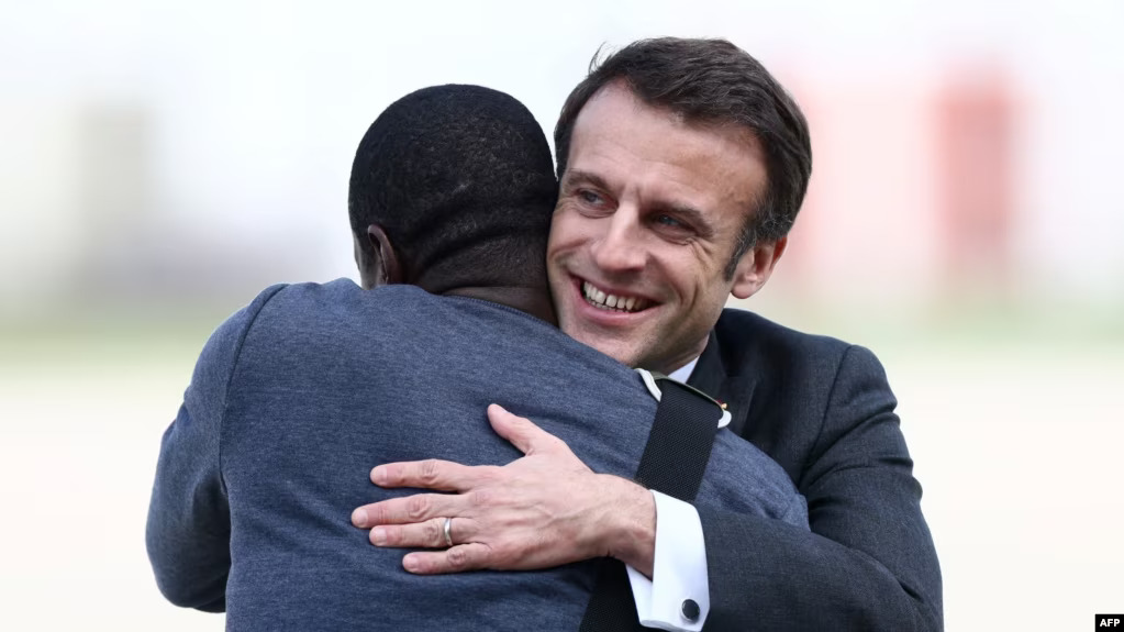 Mwanahabari wa Ufaransa Aliyeshikiliwa na Wanamgambo Mali kwa Miaka Miwili Arejea Nyumbani - Global Publishers