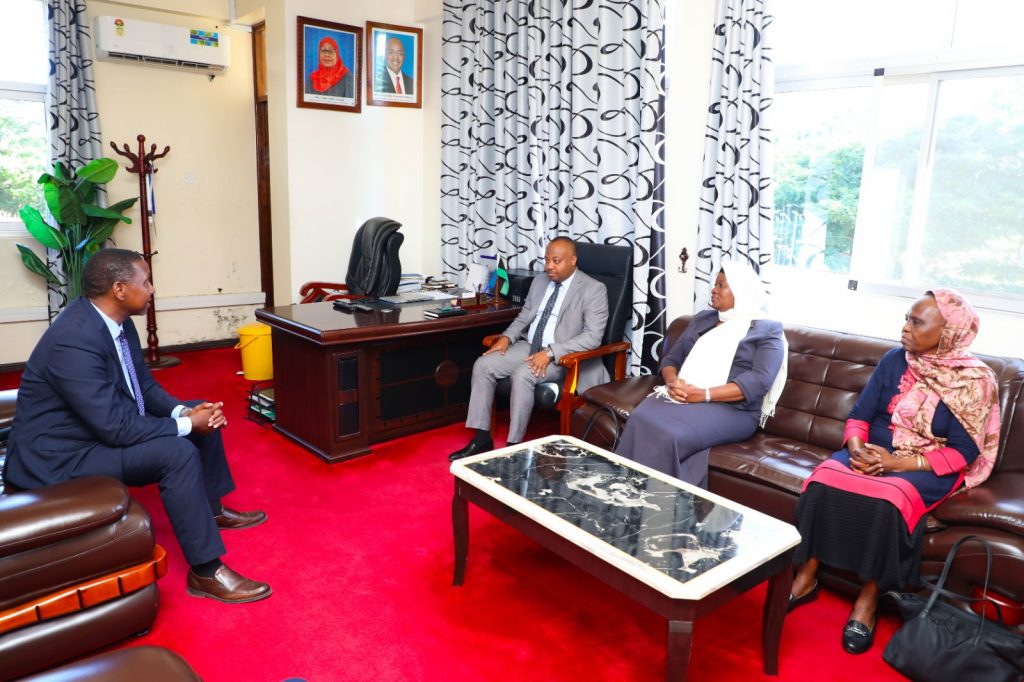 Tuzo Ya Mwalimu Nyerere ya Uandishi, Ubinifu Kufanyika Aprili - Global Publishers