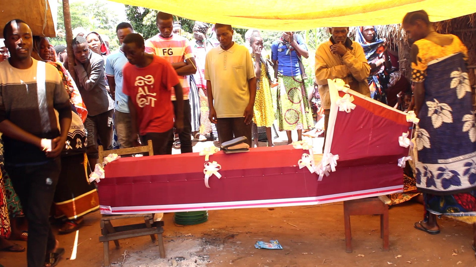 Binti Afia Kwa Mchungaji Akifanyiwa Maombi Baada ya Kuugua Malaria na U.T.I - Global Publishers