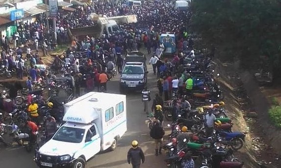 Watu 10 Wafariki Dunia Baada ya Lori Kuvamia Kituo cha Waendesha Bodaboda - Global Publishers