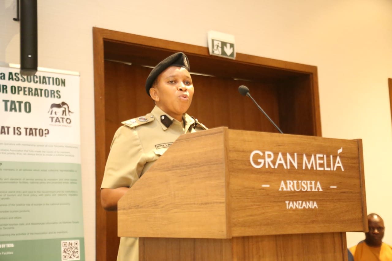 Jeshi la Polisi Arusha Latoa Mafunzo Kwa Madereva wa Magari ya Kubeba Watalii - Global Publishers