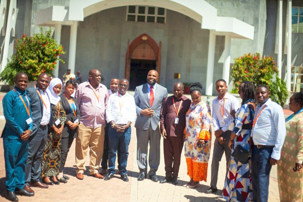 Mbunge Shigongo Akutana na Waandishi Wa Habari Wa Mkoa wa Iringa Bungeni - Global Publishers