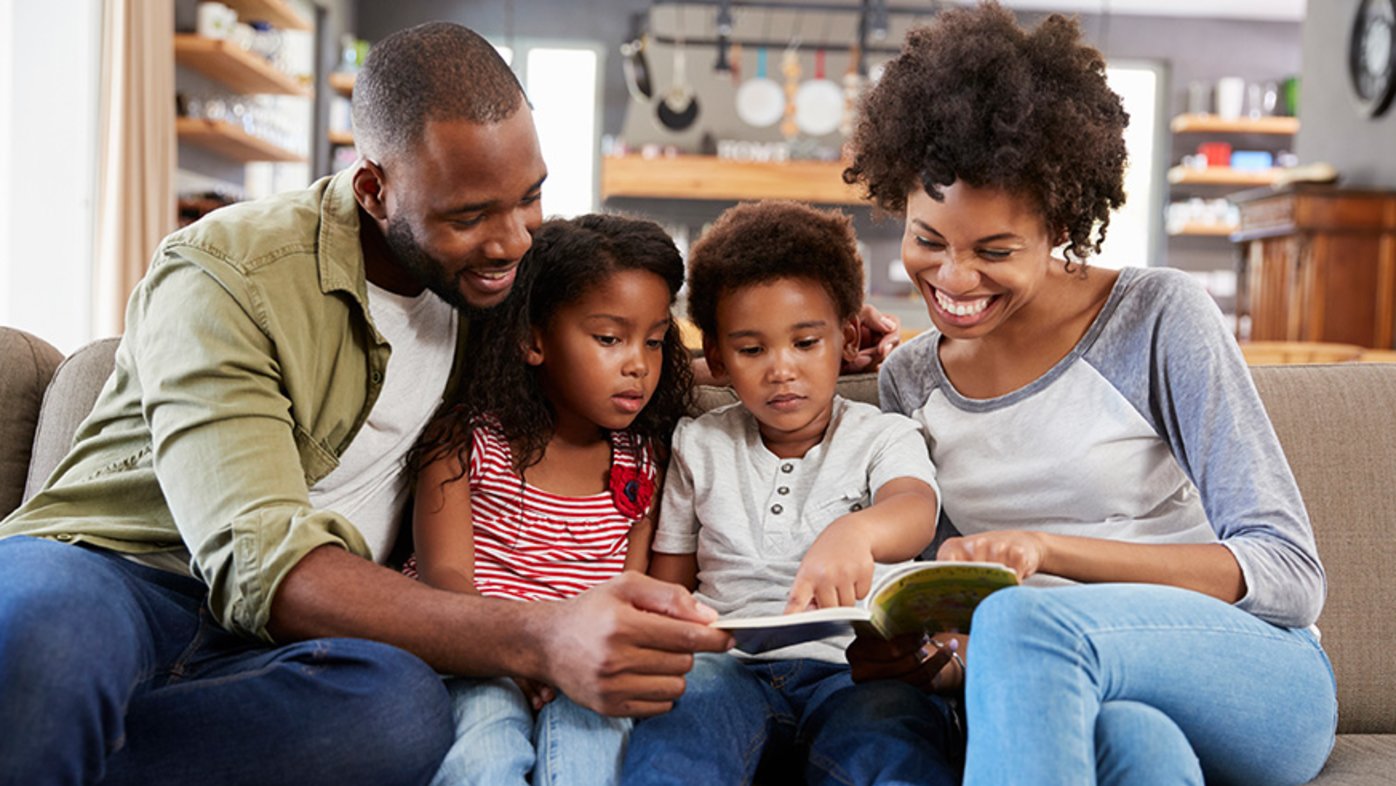 Baba Yetu Ametelekeza Familia na Kwenda Kuishi na Mwanamke Anayeuza Baa - Global Publishers