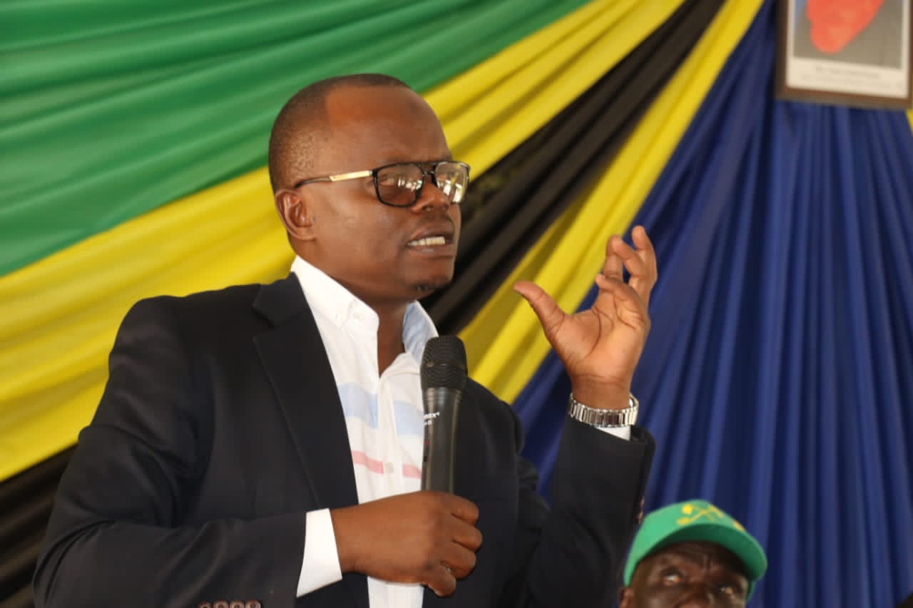 RC Simiyu Aagiza Jeshi la Polisi Kumsaka Mtumishi Aliyeibiwa Pikipiki - Global Publishers