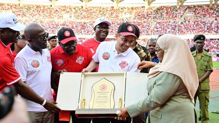 Rais Samia Alivyopigiwa Shangwe Uwanja Wa Mkapa (Picha +Video) - Global Publishers