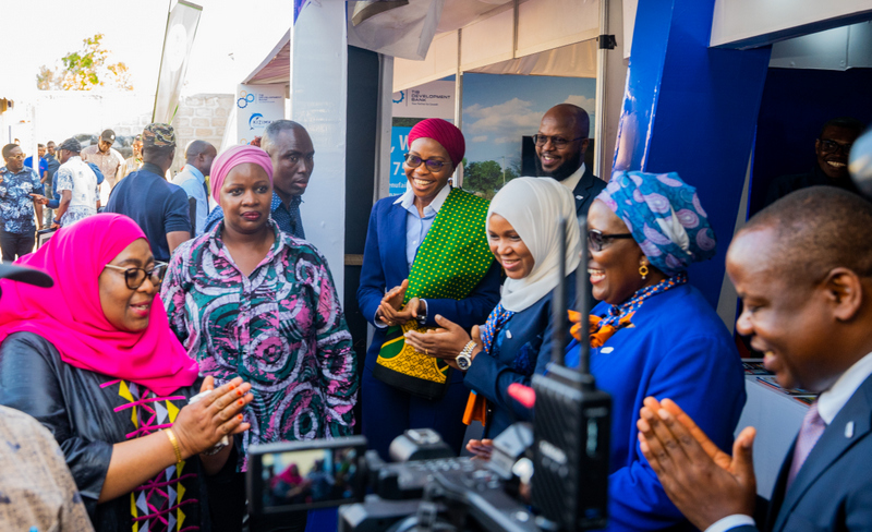 NMB Yamuahidi Makubwa Rais Samia Akifunga Tamasha la Kizimkazi 2023 - Global Publishers