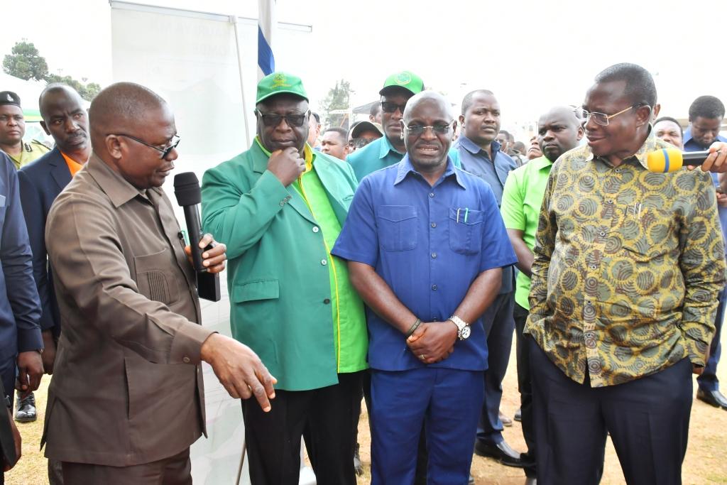 Makamu wa Rais Atembelea Banda la Ofisi ya Kamishna wa Ardhi Mkoa wa Njombe - Global Publishers