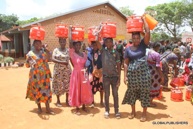 Wanawake Wajasiriamali Wapewa Mitungi 600 ya Gesi ya Oryx na Majiko Yake - Global Publishers