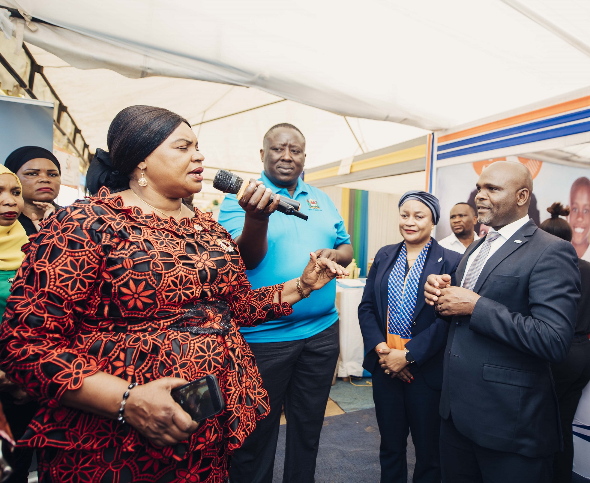 Waziri Jenista Mhagama Akoshwa na Mshiko Fasta ya NMB - Global Publishers