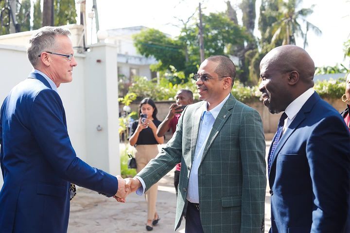 Balozi wa Uingereza Atembelea ofisi za Simba Oysterbay, Dar - Global Publishers