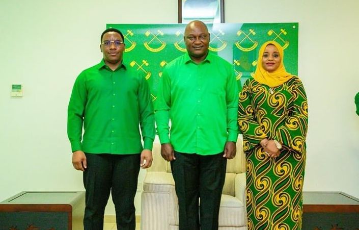 Makonda, Rabia Waripoti Kwa Chongolo, Awapatia Rungu Kuanza Kazi - Global Publishers