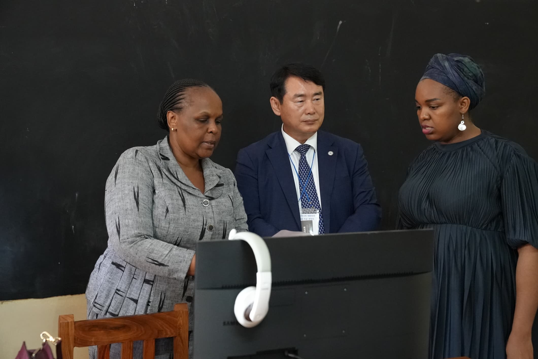 Mradi wa KLIC Kusaidia Wanafunzi wa Shule za Msingi Katika Matumizi ya TEHAMA - Global Publishers