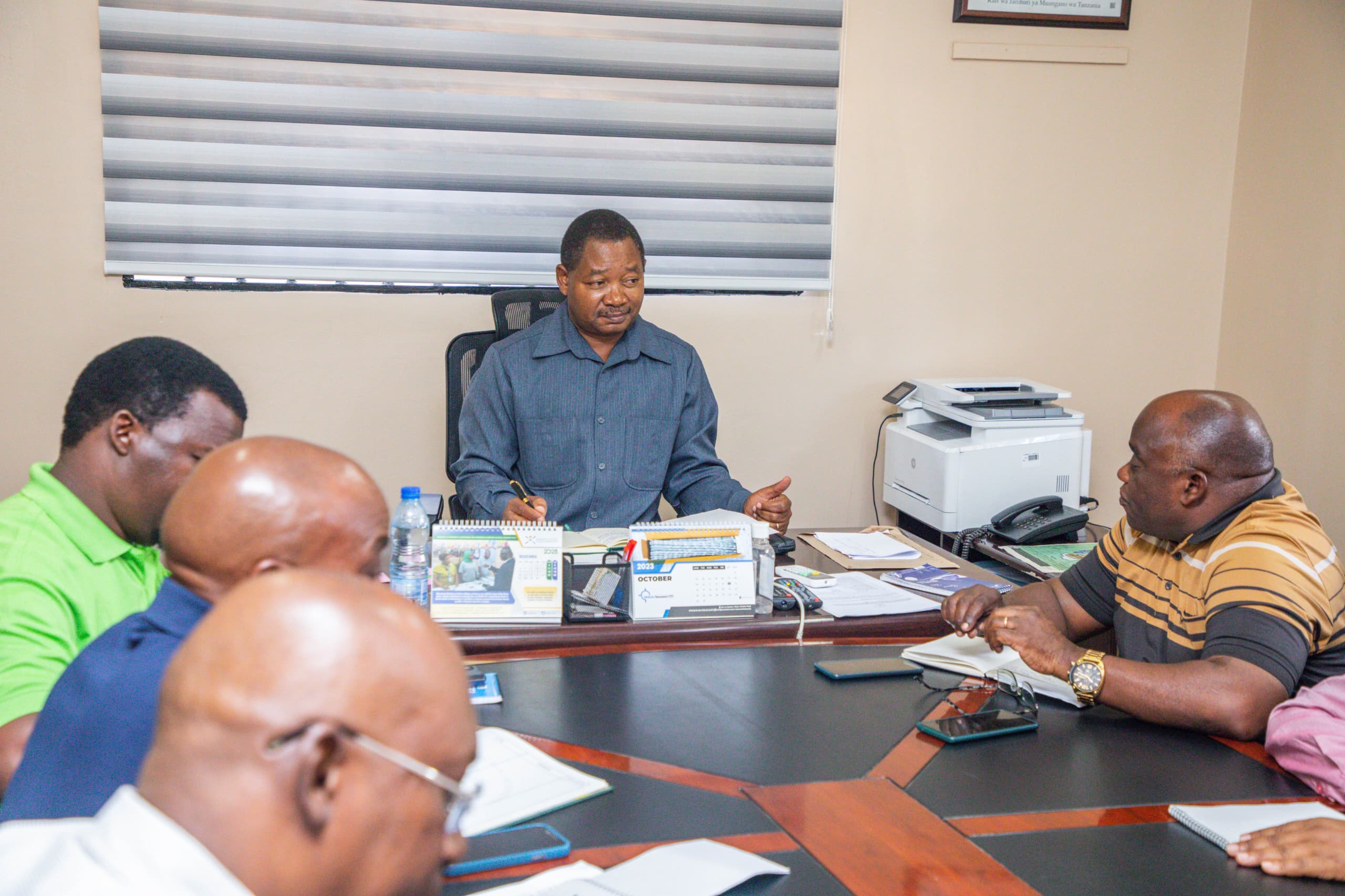 Mwenyekiti wa Bodi ya Nishati Vijijini Aagiza Miradi Ikamilike Kabla ya Desemba 2023 - Global Publishers