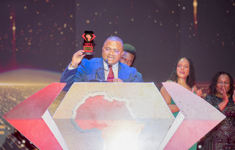 CRDB Yaweka Historia Kushinda Vipengele Vilivyokuwa Kwenye Comsumer Choice Awards Africa 2023 - Global Publishers