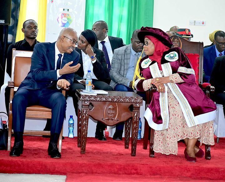 Rais Samia Atunukiwa Shahada Ya Heshima Ya Uzamivu – Suza, Zanzibar (Picha + Video) - Global Publishers