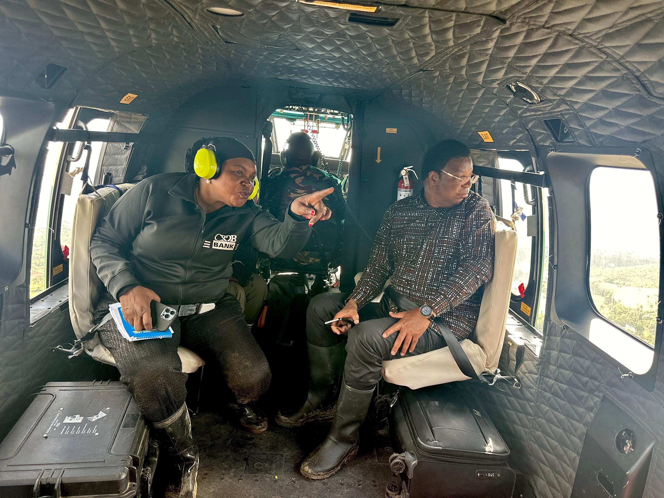 Waziri Mkuu Kassim Majaliwa Alivyowasili Hanang na Kujionea Madhara ya Mafuriko - Global Publishers