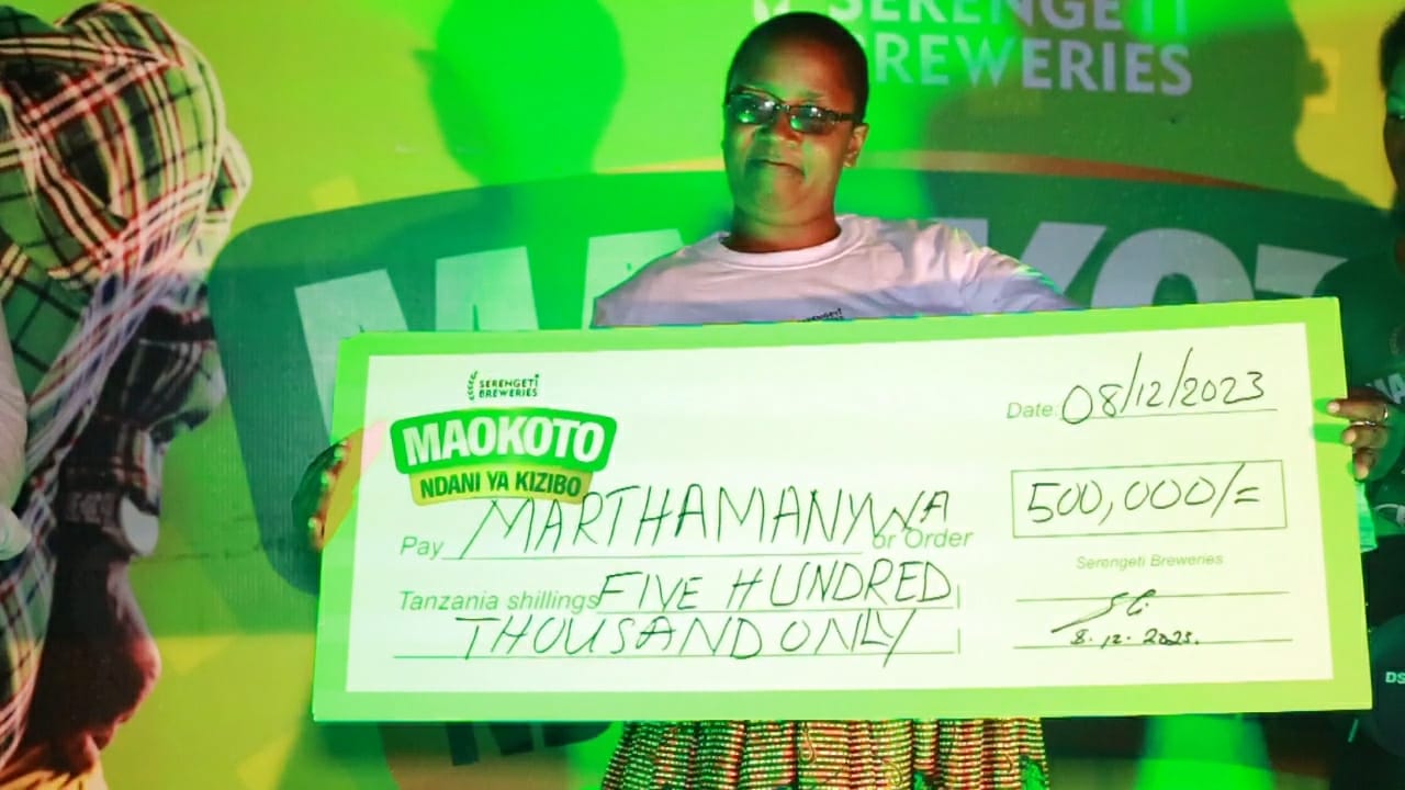 Mshindi wa Shilingi 500,000 wa Maokoto ya Serengeti Akabidhiwa Zawadi Yake Kilosa - Global Publishers