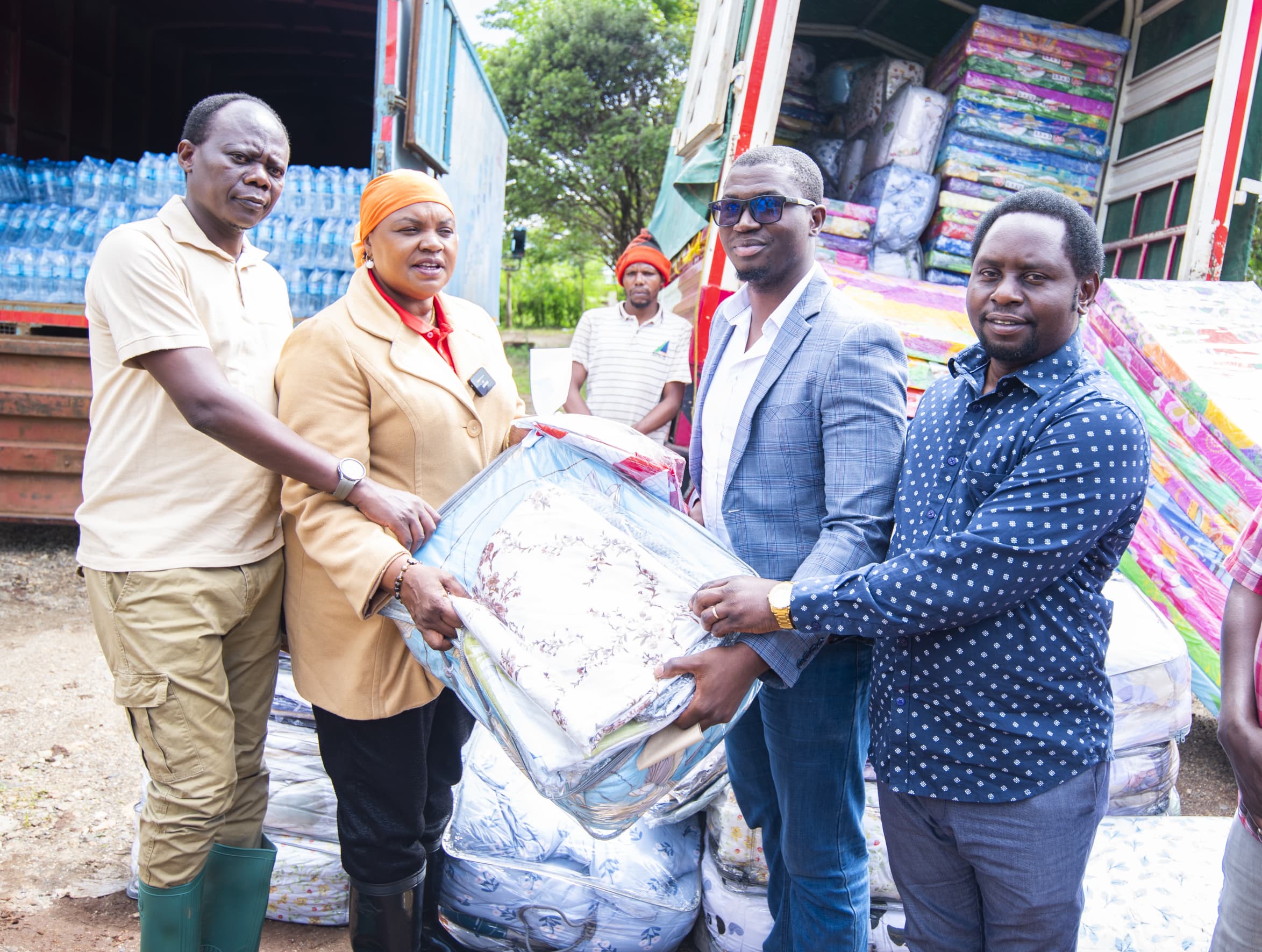 Waathirika Wa Mafuriko Hanang Wafarijiwa Shilingi Milioni 100 Na Camel Oil, Cement - Global Publishers