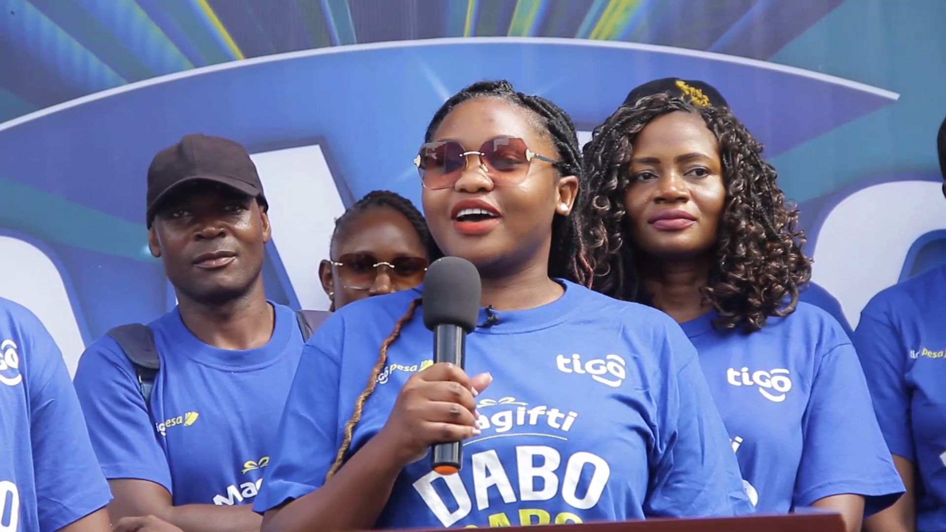 Washindi Wa Magifti Dabodabo Ya Tigo Walivyoenda Zanzibar Kuinjoi Siku 4 Na Wapendwa Wao - Global Publishers