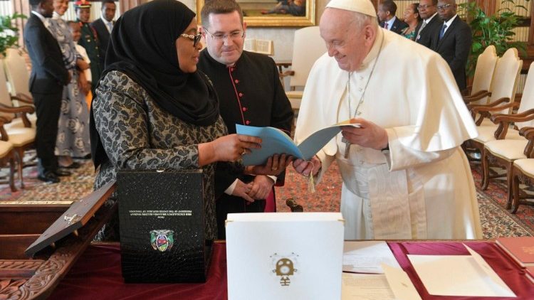 Rais Samia Akutana na Papa Francis Vatican Leo - Global Publishers