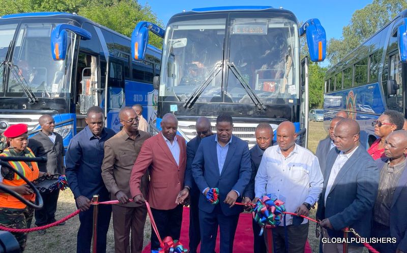 Mkuu Wa Majeshi Ya Ulinzi Tanzania, Jenerali Jacob Mkunda Akabidhi Magari Timu Za Jeshi - Global Publishers