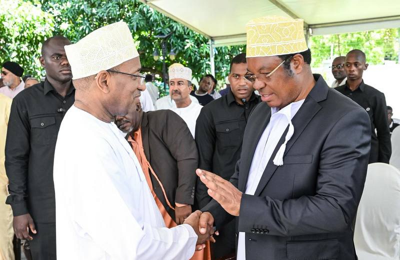 Waziri Mkuu Atoa pole kwa Rais wa Zanzibar Mikocheni Jijini Dar – Picha - Global Publishers