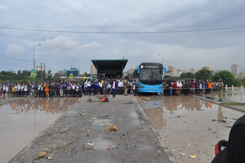 Breaking: Watu 30 Wanusurika Kifo Jangwani Wakielekea Kariakoo – Video - Global Publishers